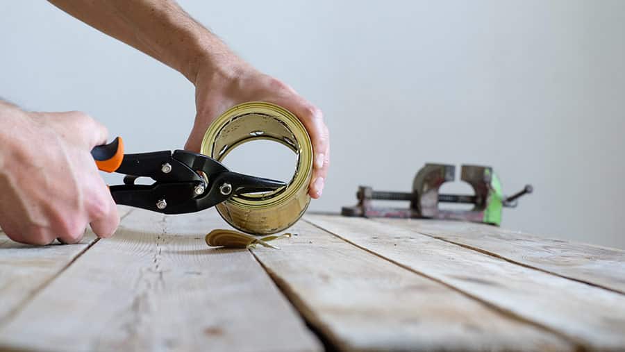 Découpage du fond du cuiseur à bois